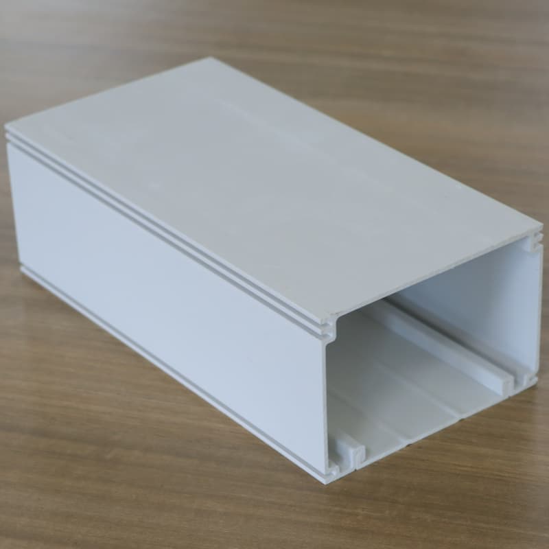 Chemin de câbles en alliage polymère