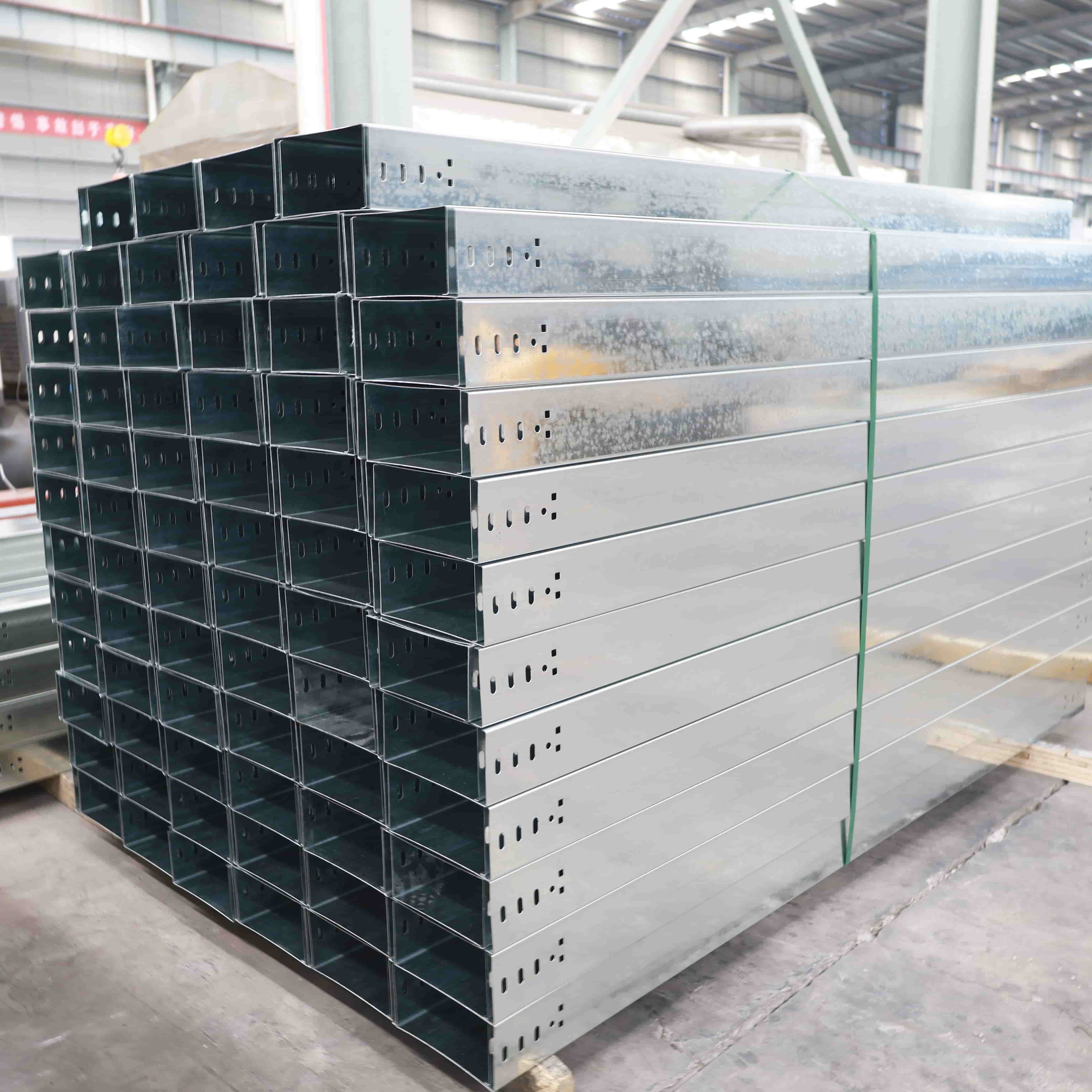 Chemin de câbles pré-galvanisé