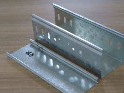 Plateau de câble auto-verrouillable