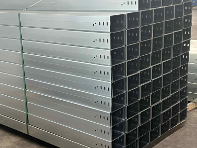 Chemin de câbles en tôle galvanisée à chaud