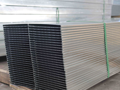 Chemin de câbles au sol