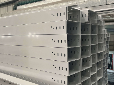 Chemin de câbles ignifuge