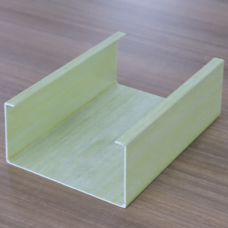 Chemin de câbles en fibre de verre