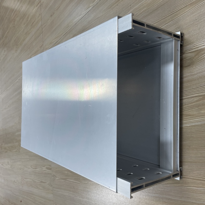 Support de chemin de câbles à double couche