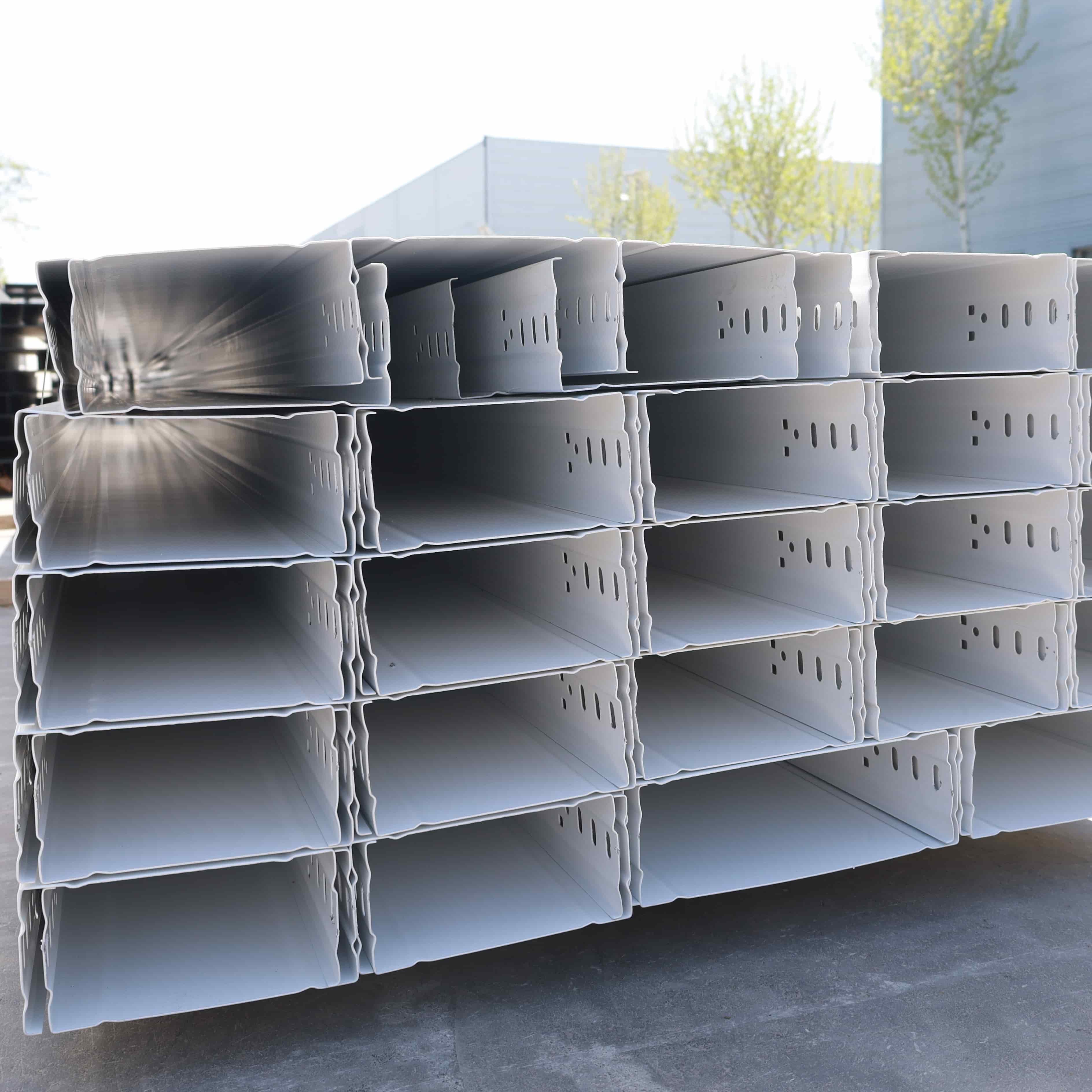 Pont à câbles de type plateau